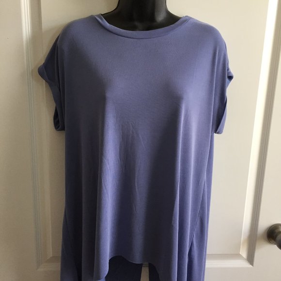 Short sleeve Back Split Top - Picture 1 of 7